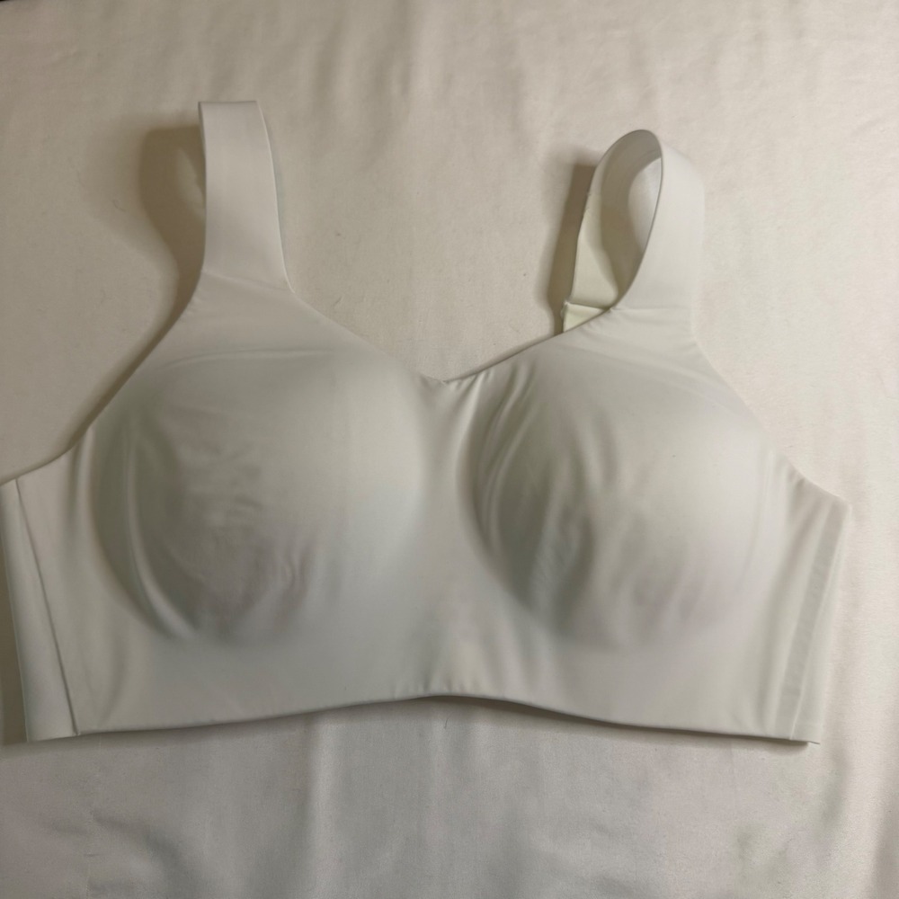 Knix WingWoman Contour Bra White Wireless Seamless Size S+ Plus Support